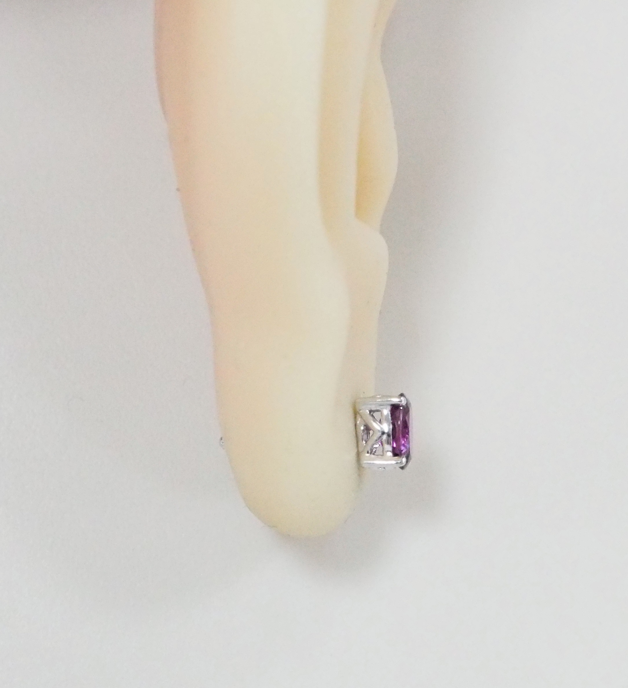 Серебряные серьги 925 пробы; вставки 2 Гранат Умбалит 1,12ct;